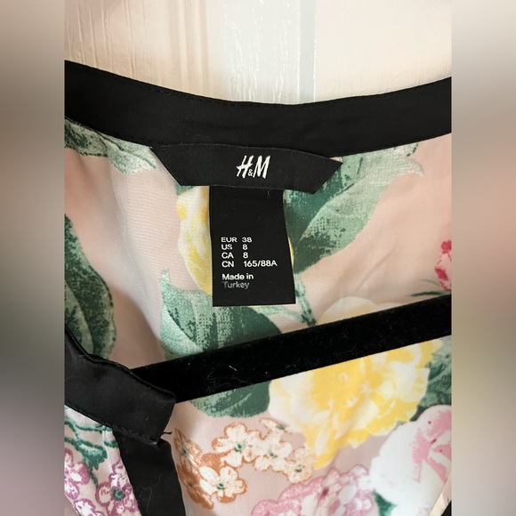 H&M multicolored camisole top with deep front slit - Picture 3 of 6